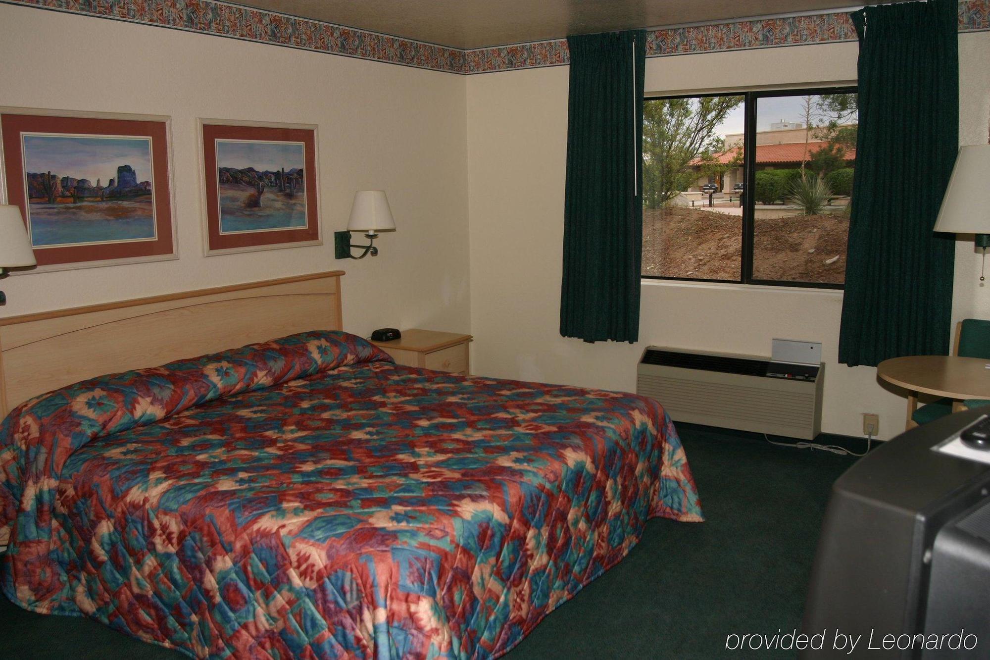 Voyager Resort Inn Tucson Room photo
