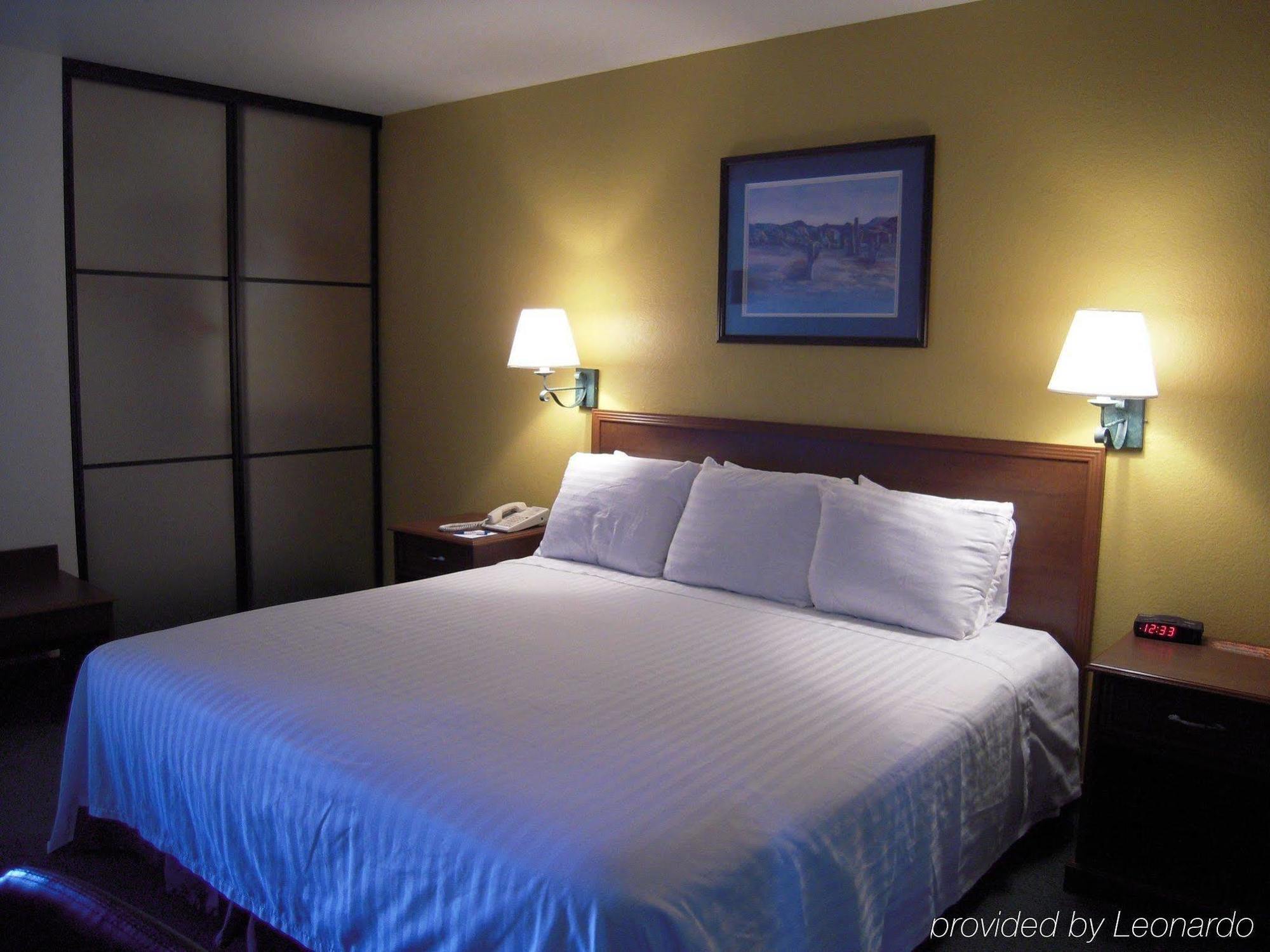 Voyager Resort Inn Tucson Room photo